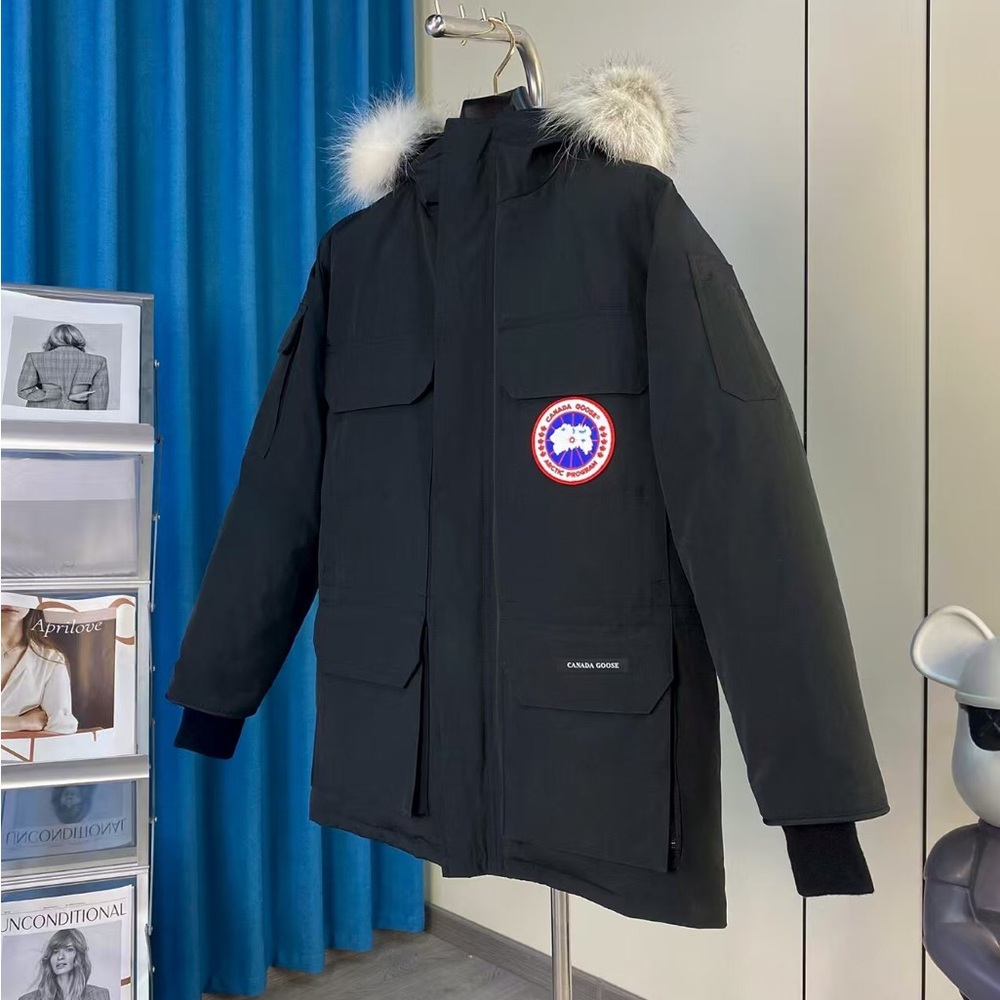 🥝🥝Canada Goose Men's Coat，Very comfortable to wear - Picture 4 of 7